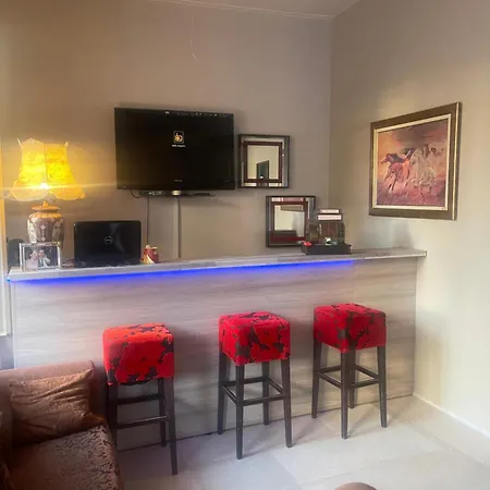 Pislis Πανσιόν Καμένα Βούρλα