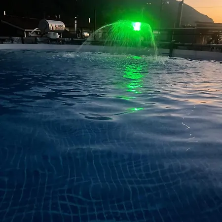 Pislis Πανσιόν *